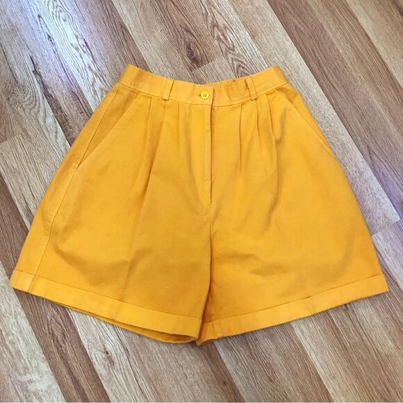 VINTAGE 80s 90s Mustard Yellow Pleated High Waist Mom Shorts Preppy Retro Size 0 - Picture 1 of 11